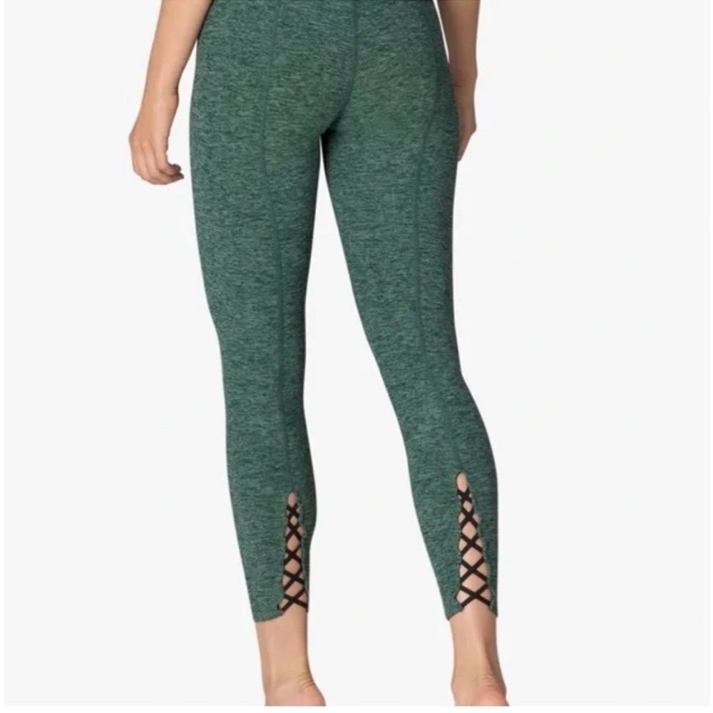Beyond Yoga Cross It Back Midi Legging heathered green medium
